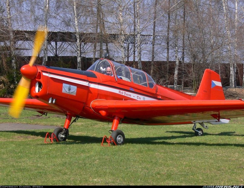 Zlin z-326