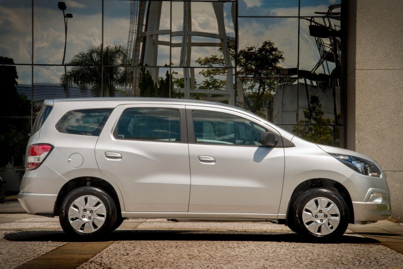 Шевроле спин кобальт минивэн