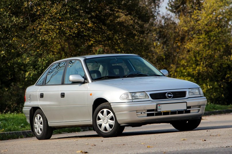 Опель Астра f седан 1998