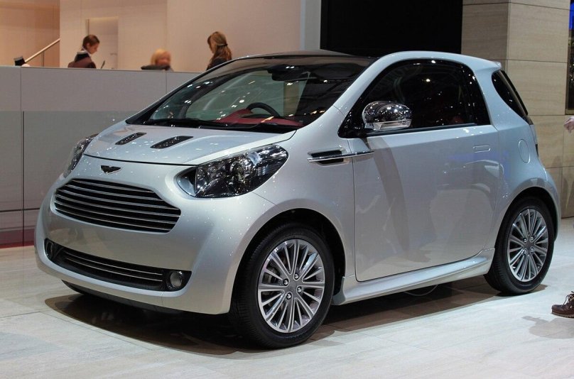 Toyota IQ Aston Martin Cygnet