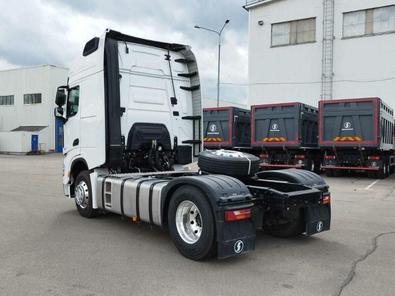 Шакман x6000 тягач