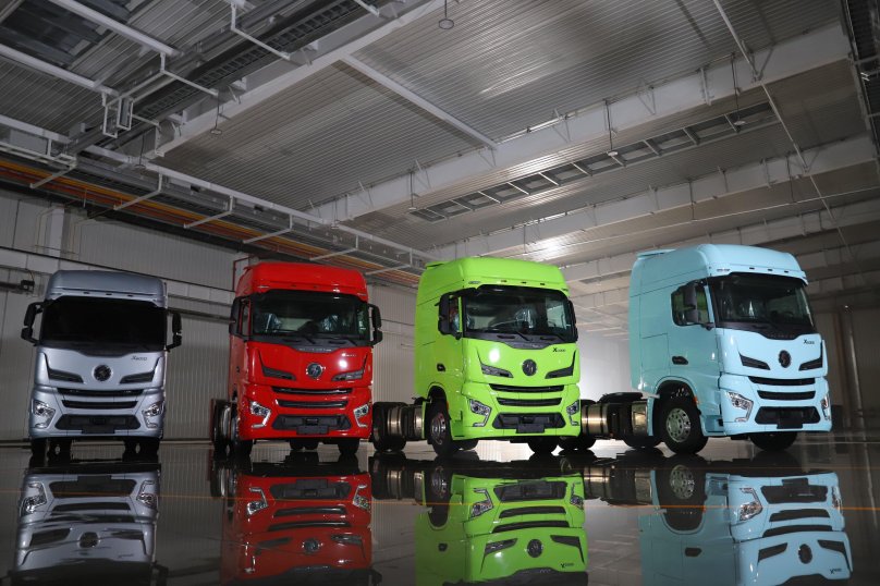 Шахман тягач 4х2 x6000