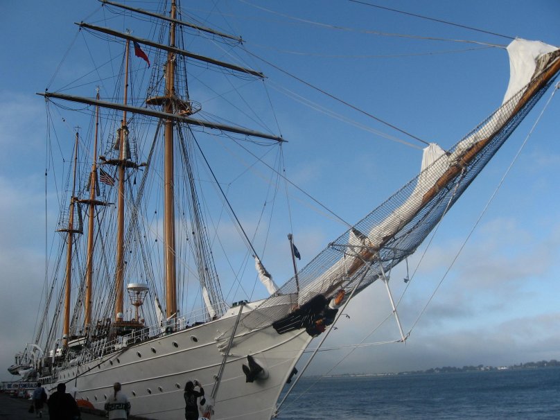 Парусная баркентина ..Сервантес де Сааведра