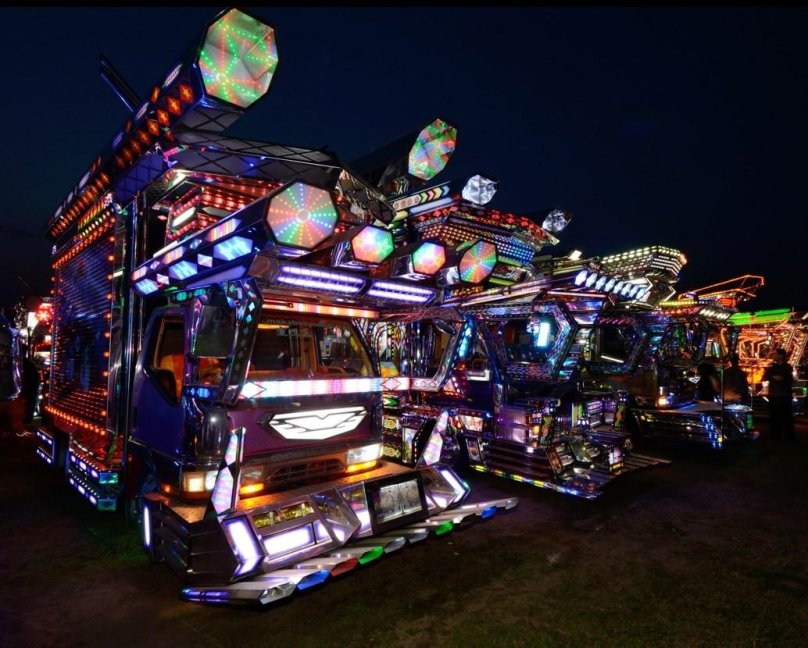 Декотора Япония Грузовики