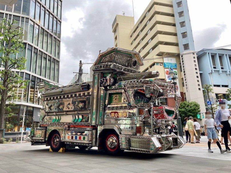 Dekotora Truck