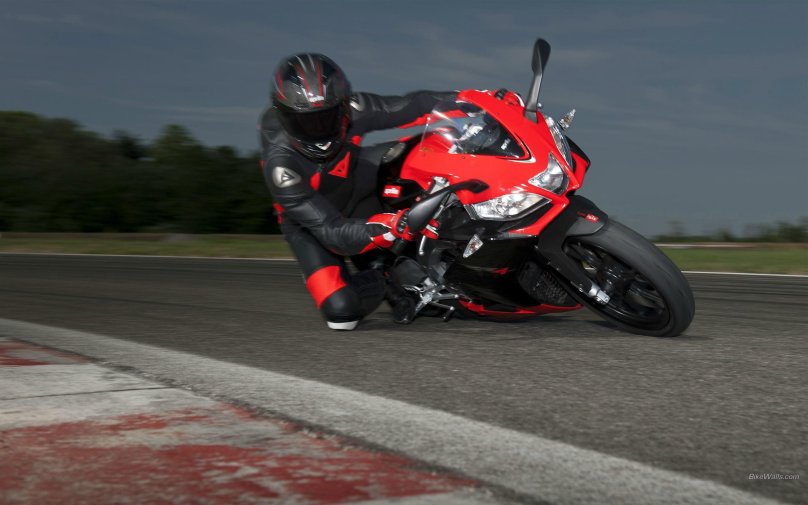 Aprilia rs4 125 2011