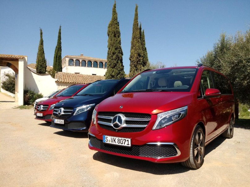 Mercedes v-class w447 красный