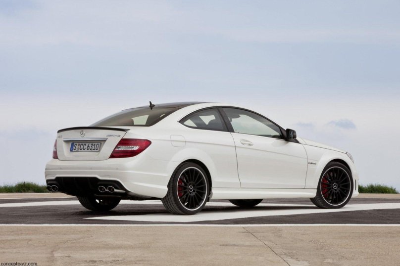 Mercedes Benz c63 AMG Coupe 2012