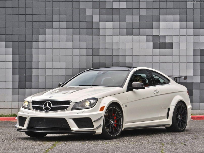 Mercedes Benz c63 AMG