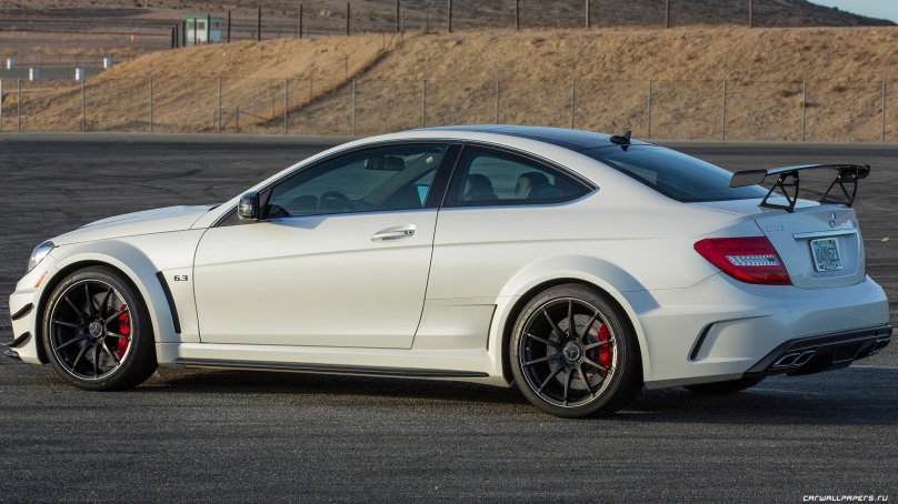 Mercedes Benz c63 AMG Coupe 2012