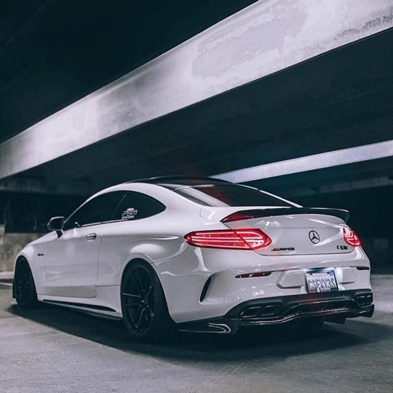 Мерседес-Бенц c63 AMG