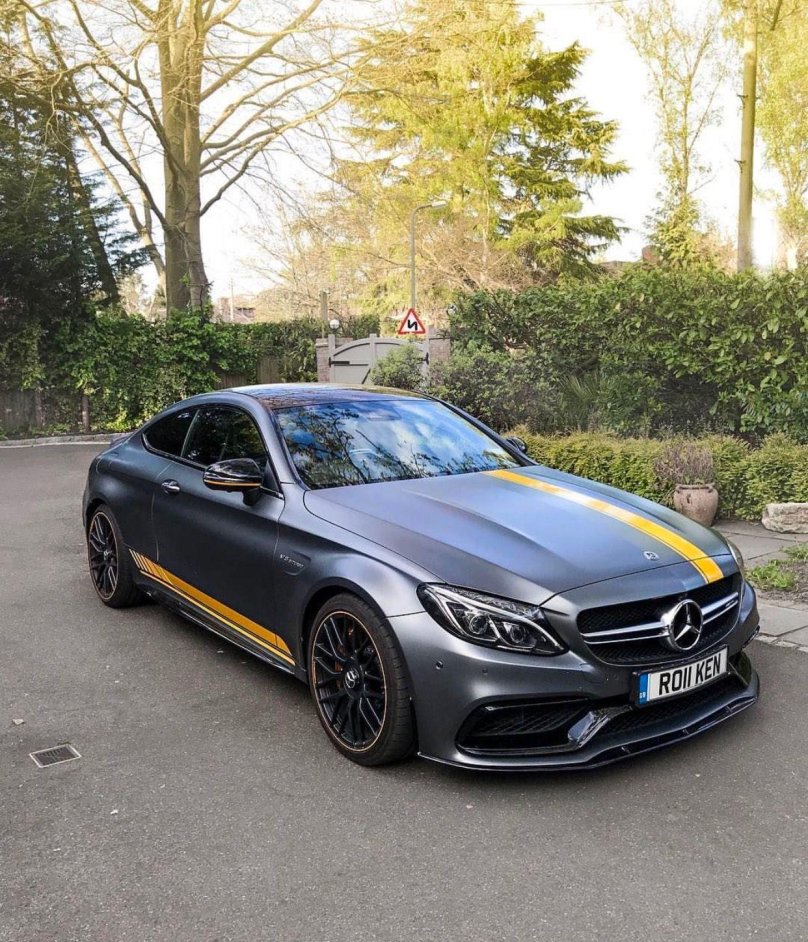 Mercedes Benz c63 Coupe