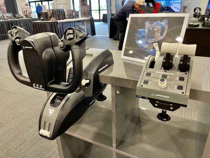 Thrustmaster TCA Yoke Pack Boeing Edition