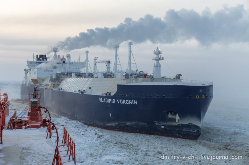 Танкер газовоз Владимир Воронин