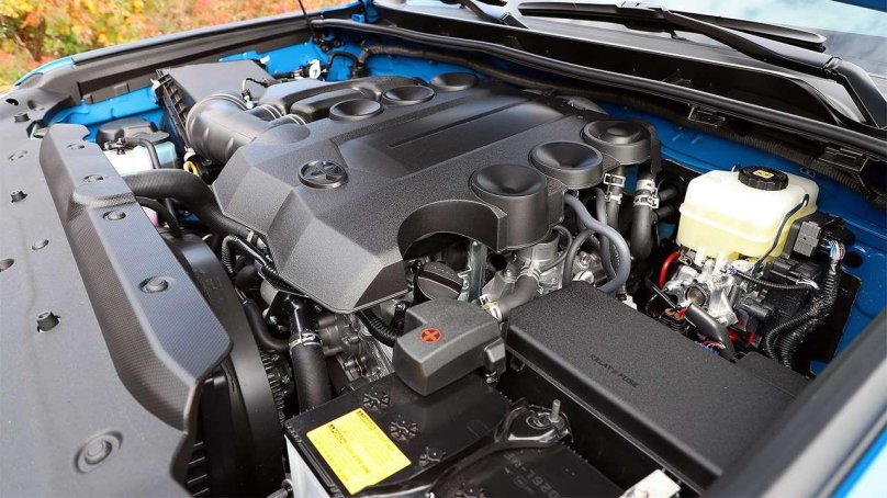 Моторный отсек Тойота фортунер