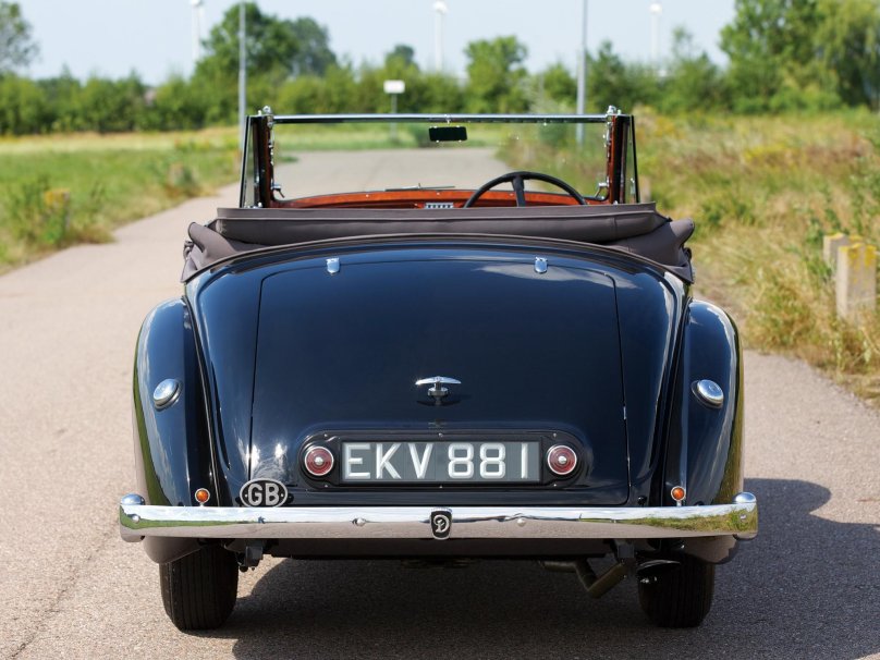1952 Daimler DB-18 Drophead coup by Hooper.