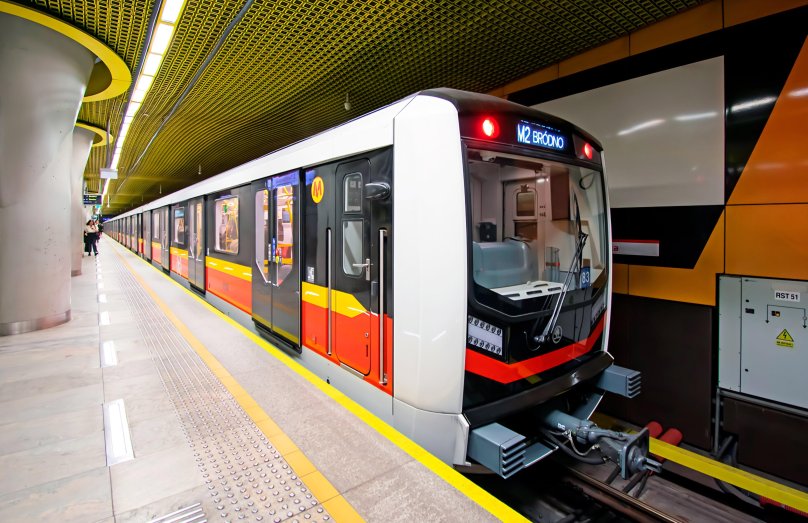 Поезд метро