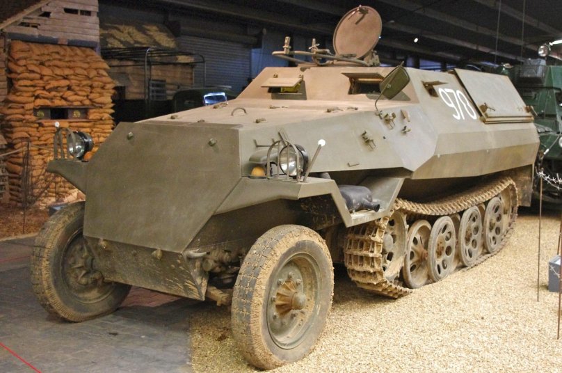 Броневик немецкий SD KFZ 251