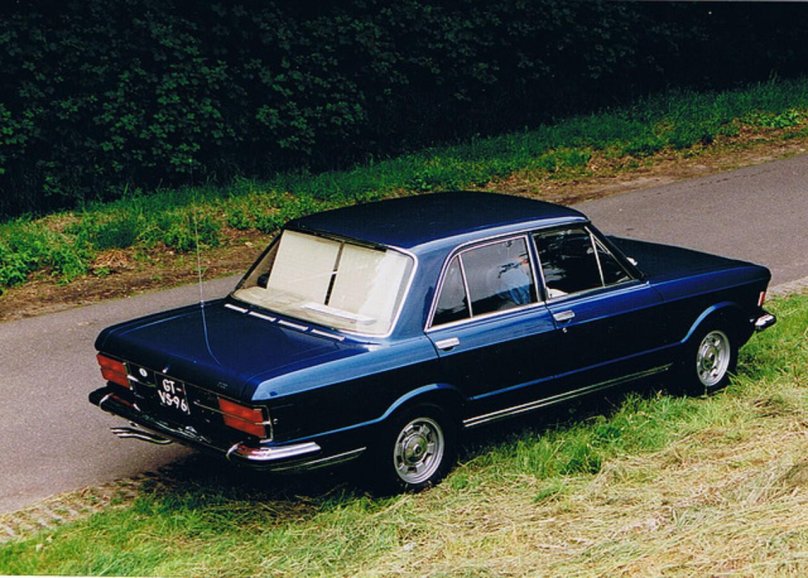 Фиат 130 седан