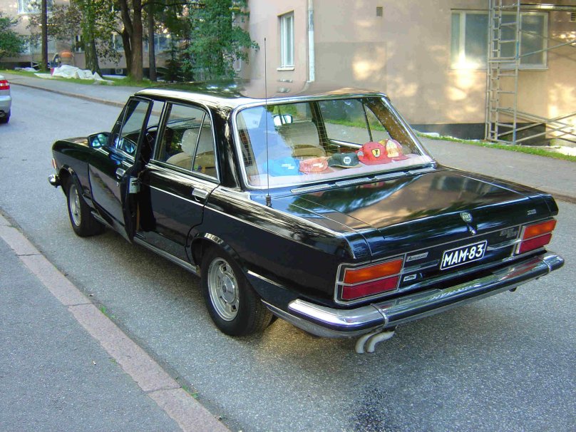 Фиат 130 седан