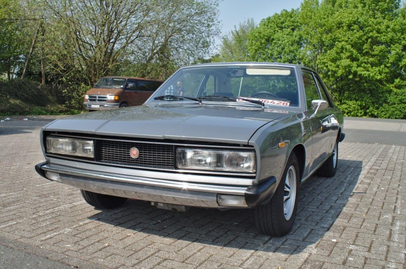 Fiat 130 Coupe Nterior