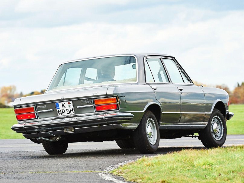 Фиат 130 седан