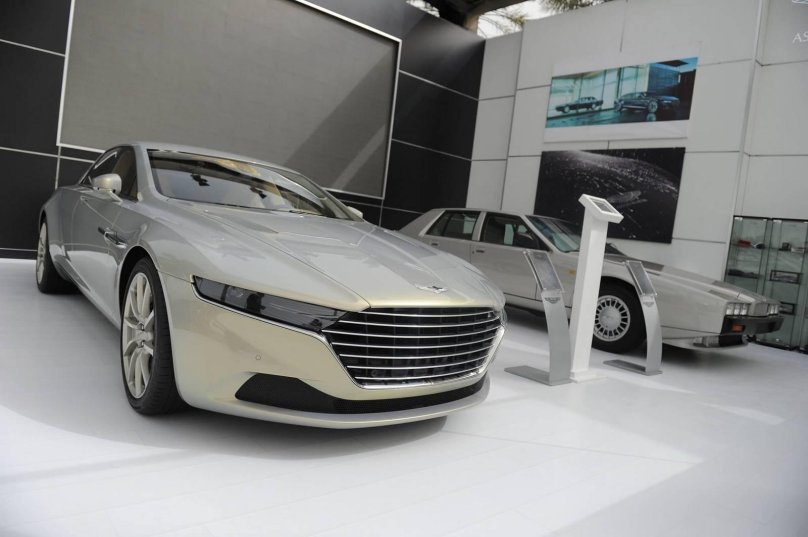 Астон Мартин Лагонда тараф 1975