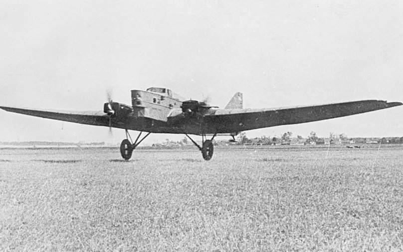 Тб1 бомбардировщик Туполева