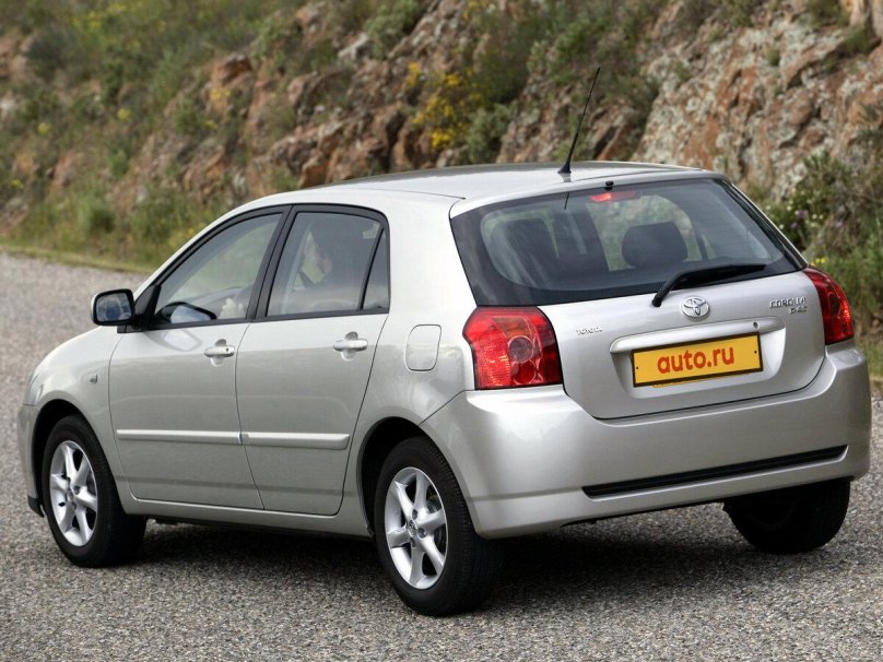 Toyota Corolla 2006 хэтчбек