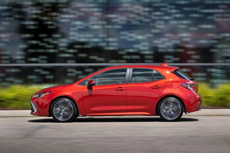 Toyota Corolla 2018 хэтчбек