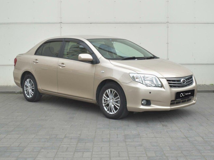 Тойота Королла 2010 года