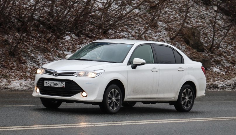 Toyota Corolla Axio 2015