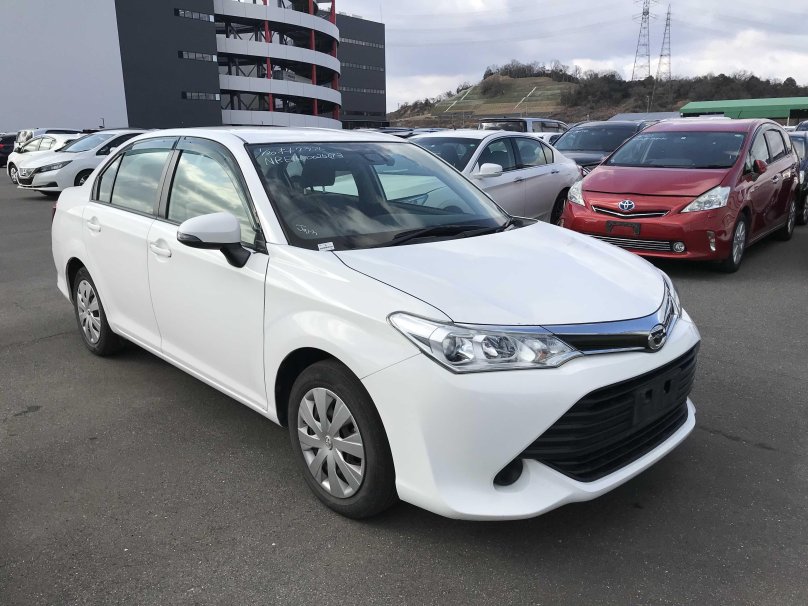 Toyota Corolla Axio 2016