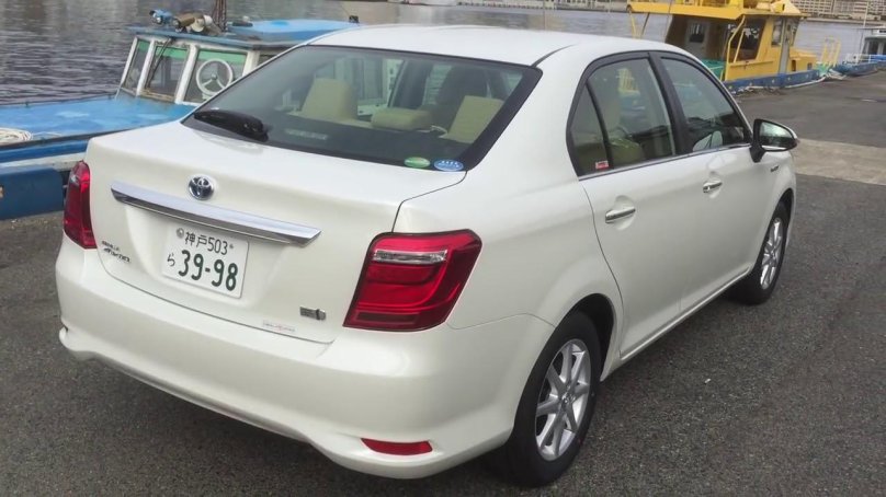 Toyota Corolla Axio 2016