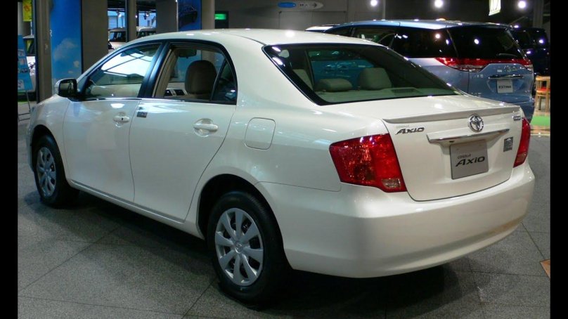 Тойота Королла Axio
