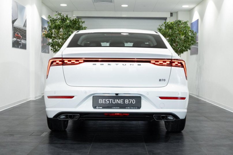 Белый FAW Bestune b70