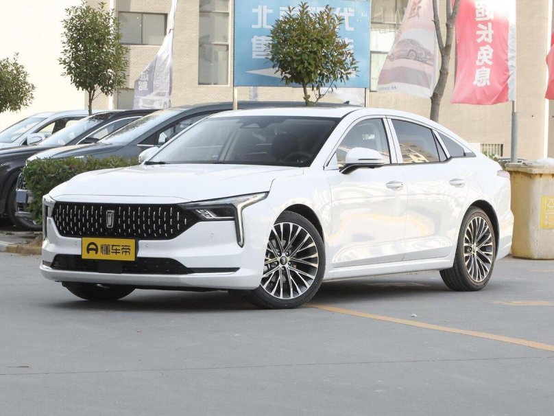 Белый FAW Bestune b70