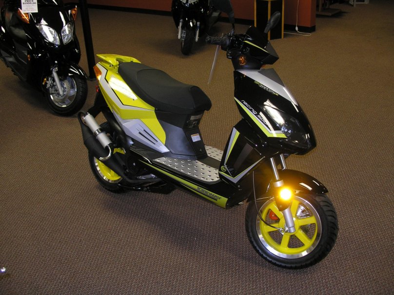 Скутер Матрикс 50