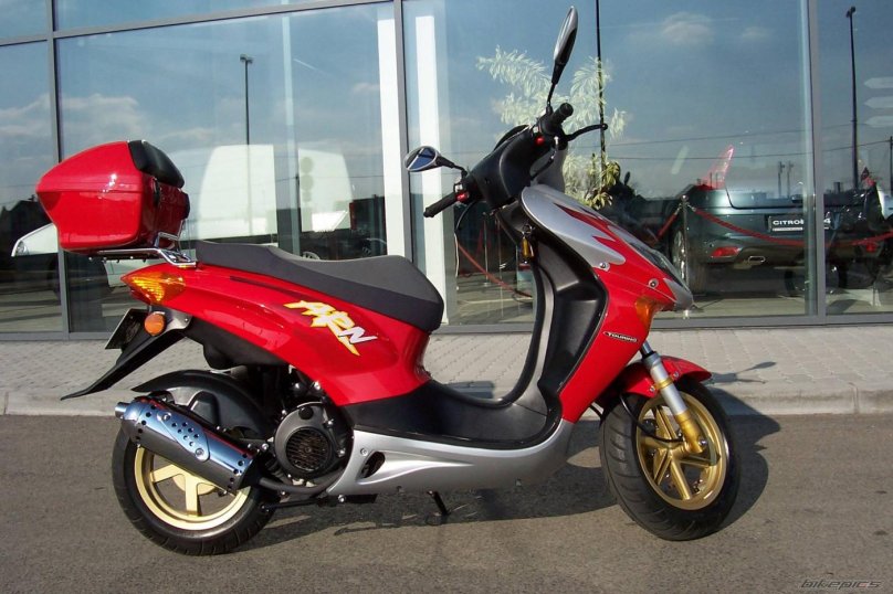 Скутер Матрикс 150