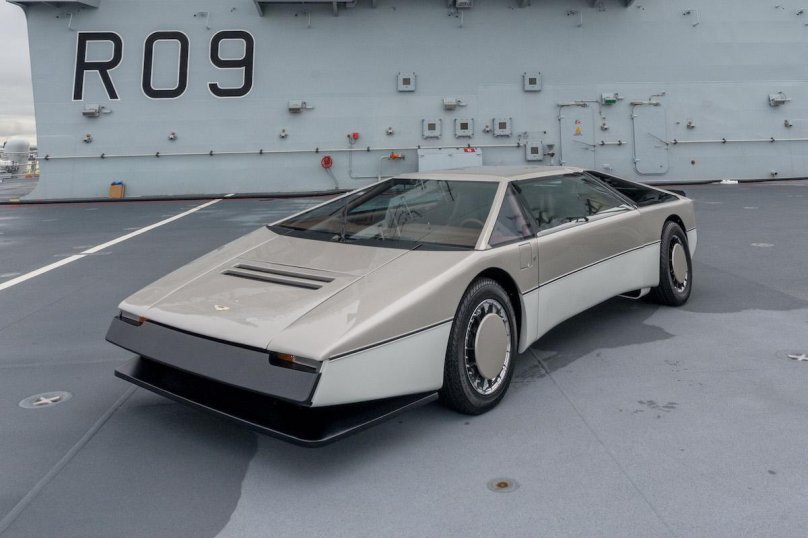 Aston Martin Bulldog 2021