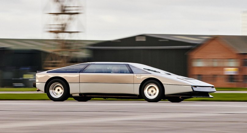 Астон Мартин бульдог