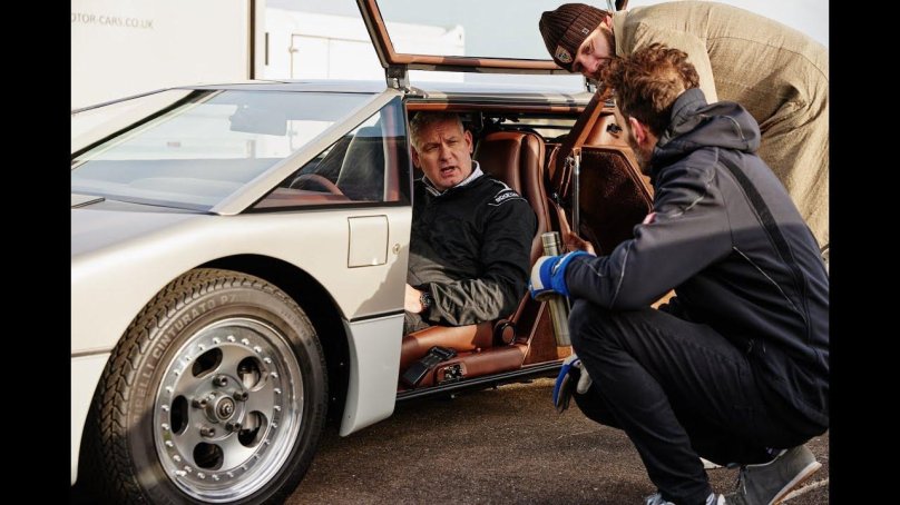 Астон Мартин бульдог