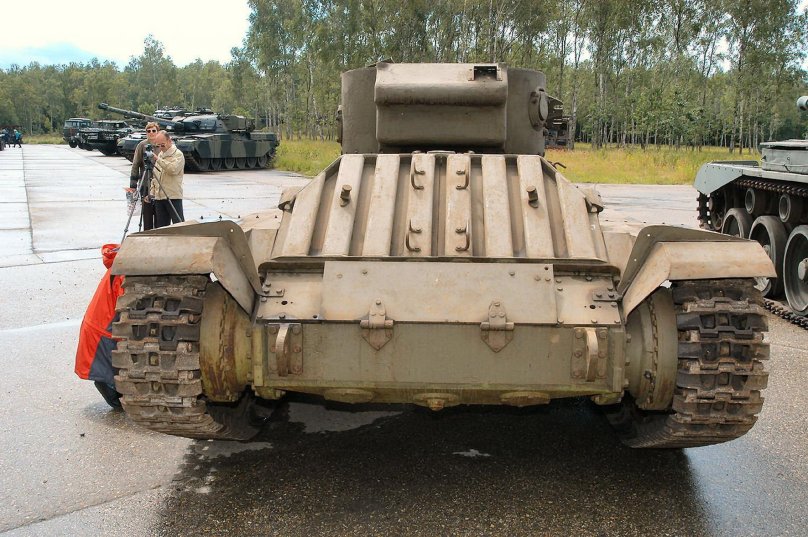 Танк Валентайн 10