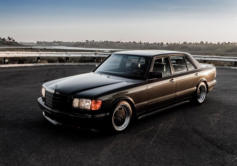 Mercedes-Benz w126 560 sel