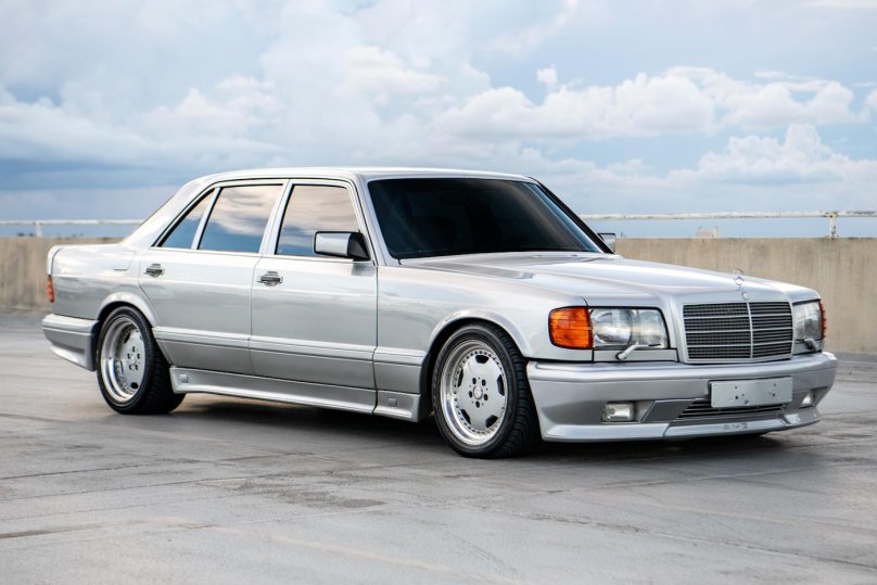 Mercedes Benz 560 sel