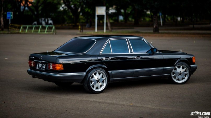 Мерседес 126 седан