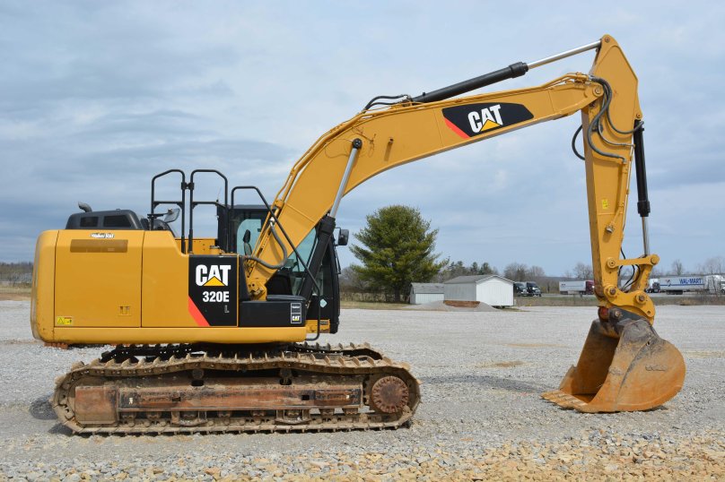 Экскаватор Caterpillar 320