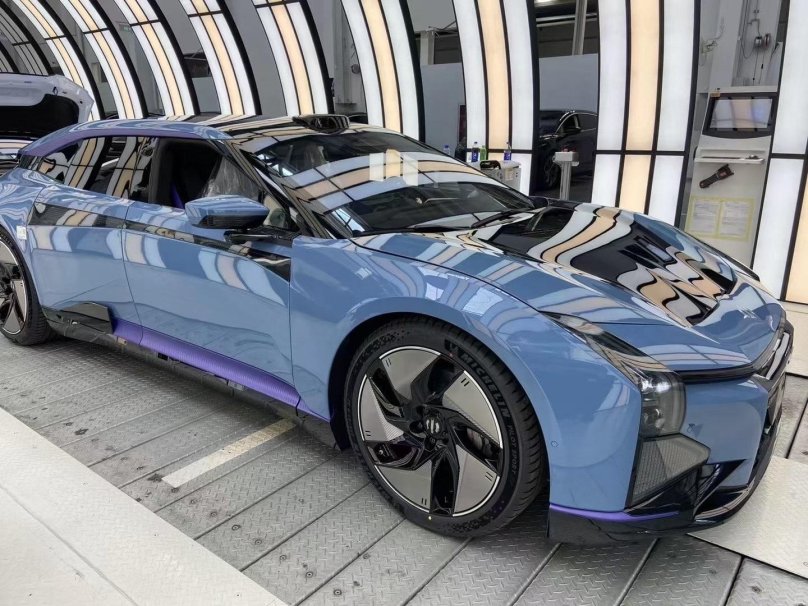 Китайский электрокар hiphi z