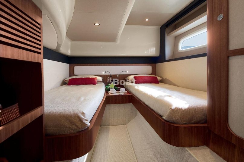 Яхты Азимут Магеллано 43