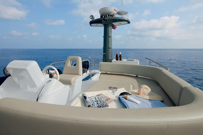 Яхта Азимут Магеллан 43